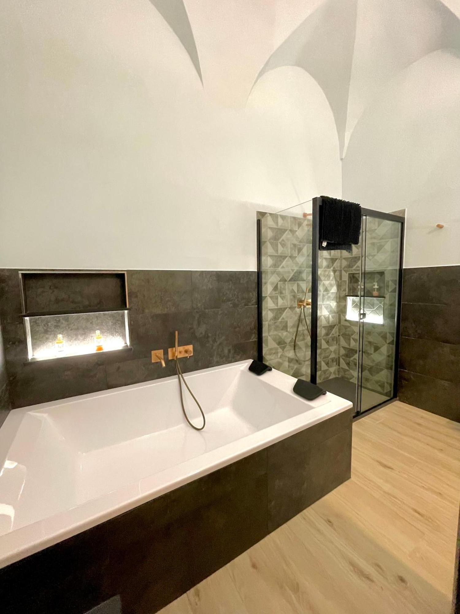 Grothouse Apartment Finale Ligure Bagian luar foto