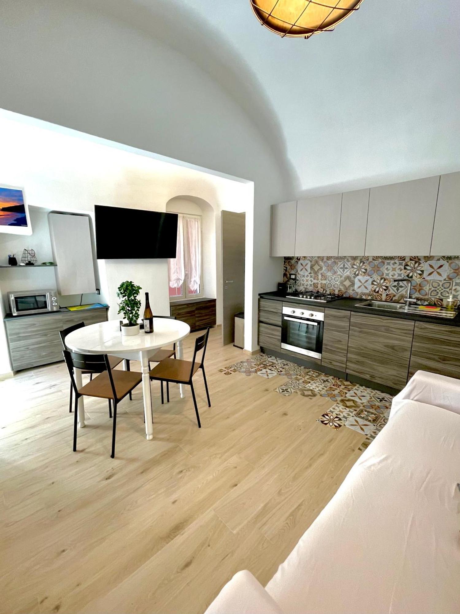 Grothouse Apartment Finale Ligure Bagian luar foto