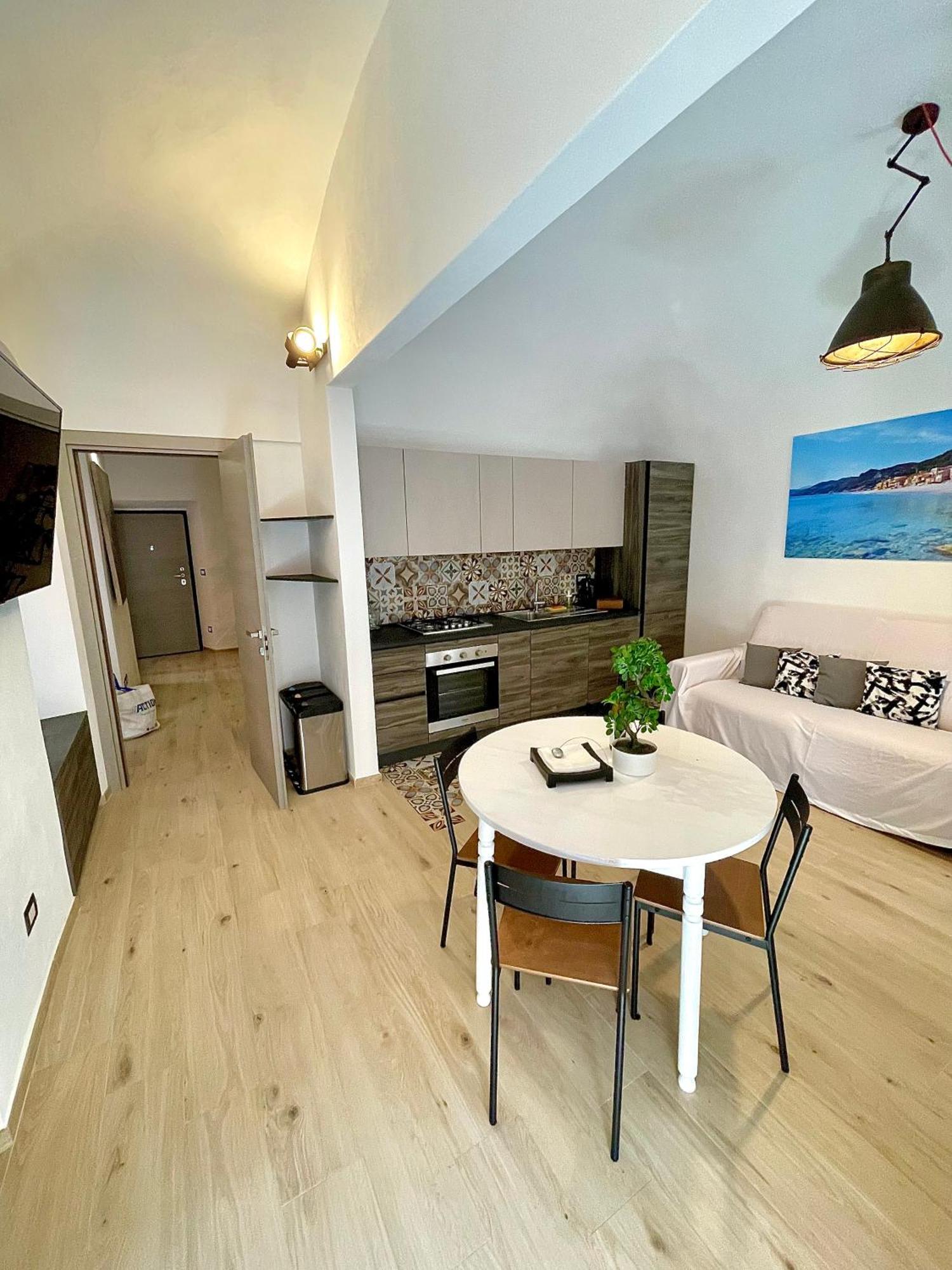 Grothouse Apartment Finale Ligure Bagian luar foto