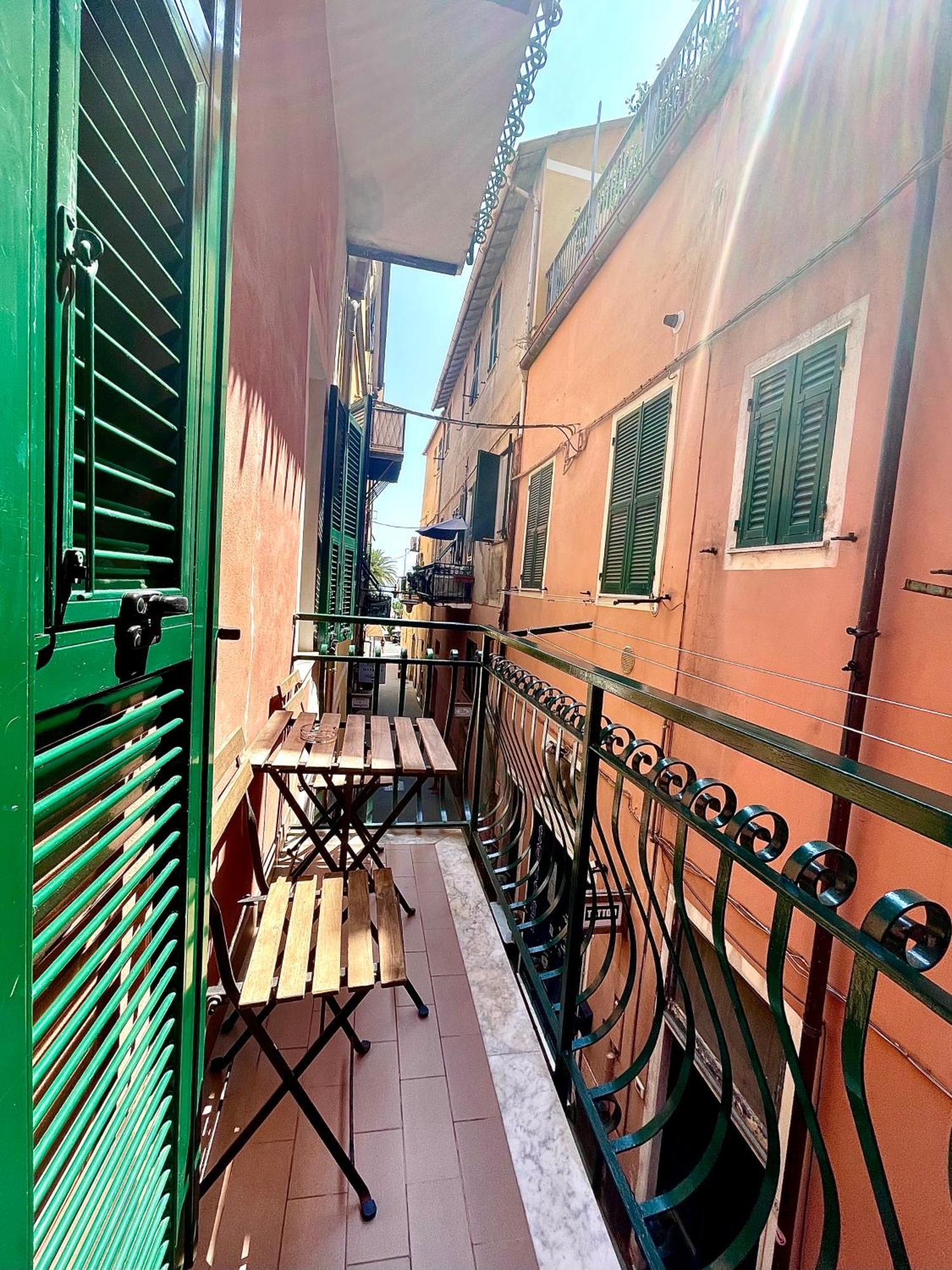 Grothouse Apartment Finale Ligure Bagian luar foto